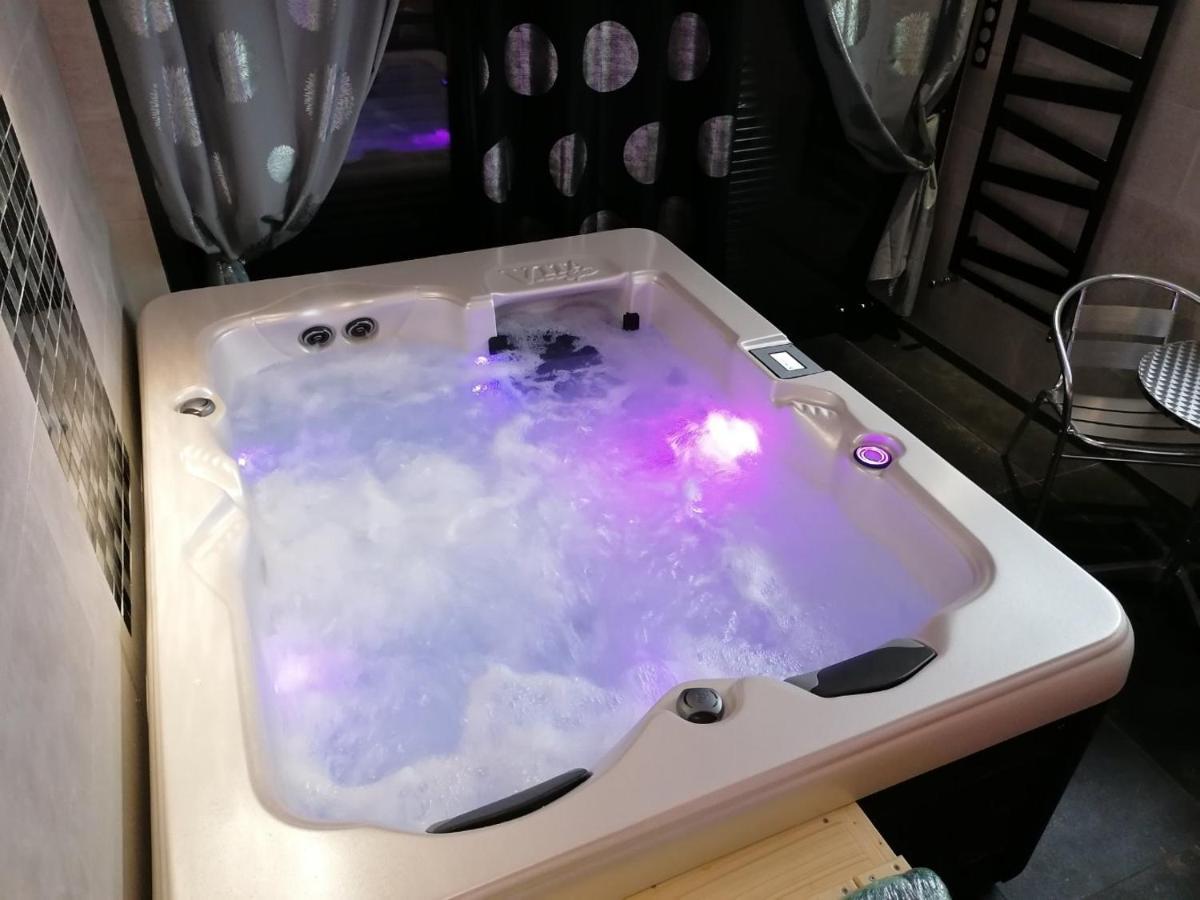 Chambre Avec Spa Et Sauna Privatises Bourg-en-Bresse Extérieur photo
